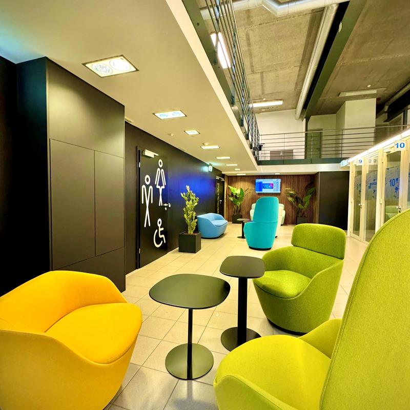 Four comfortable waiting areas, designed to meet visitors' needs